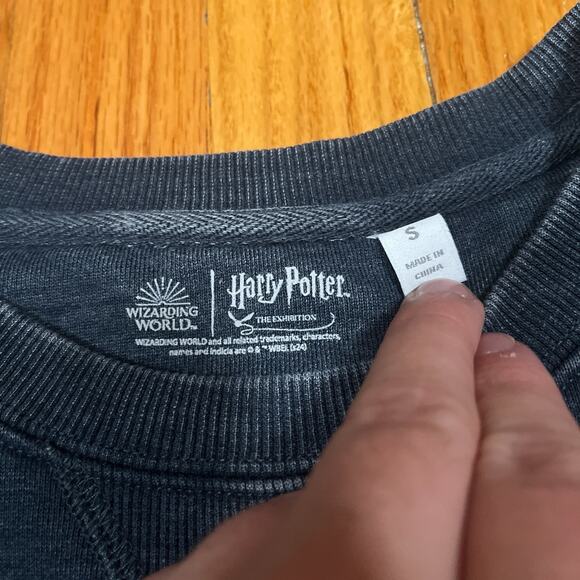 NWT Harry Potter Wizarding World Exhibition VTG Style Fade Ravenclaw S Crewneck - Picture 2 of 7